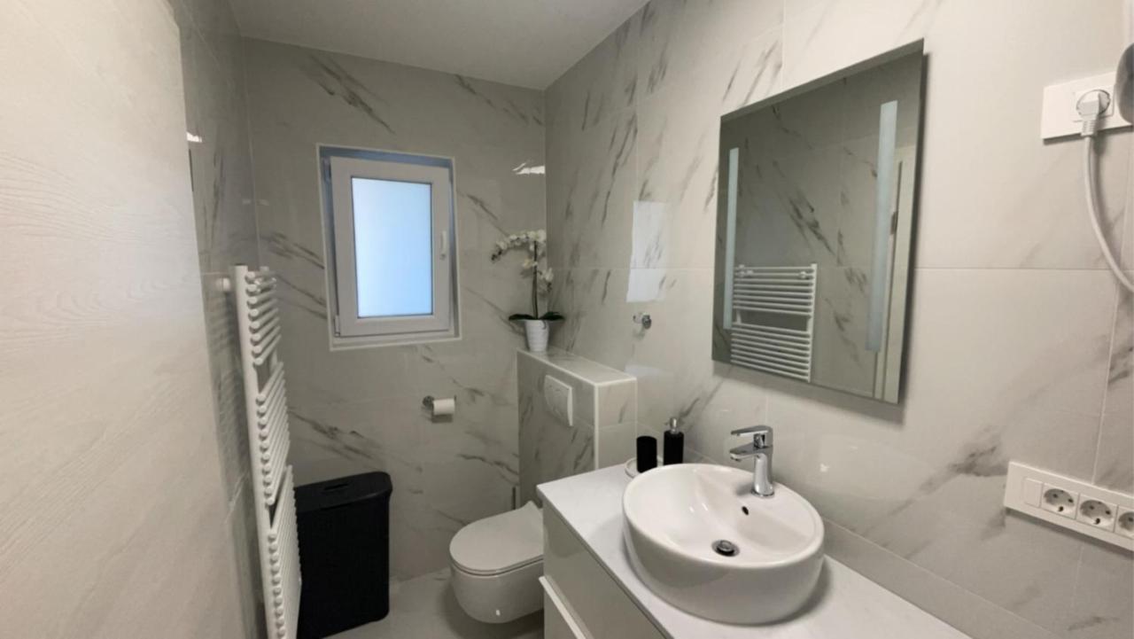 Apartma Lima Ankaran Eksteriør billede